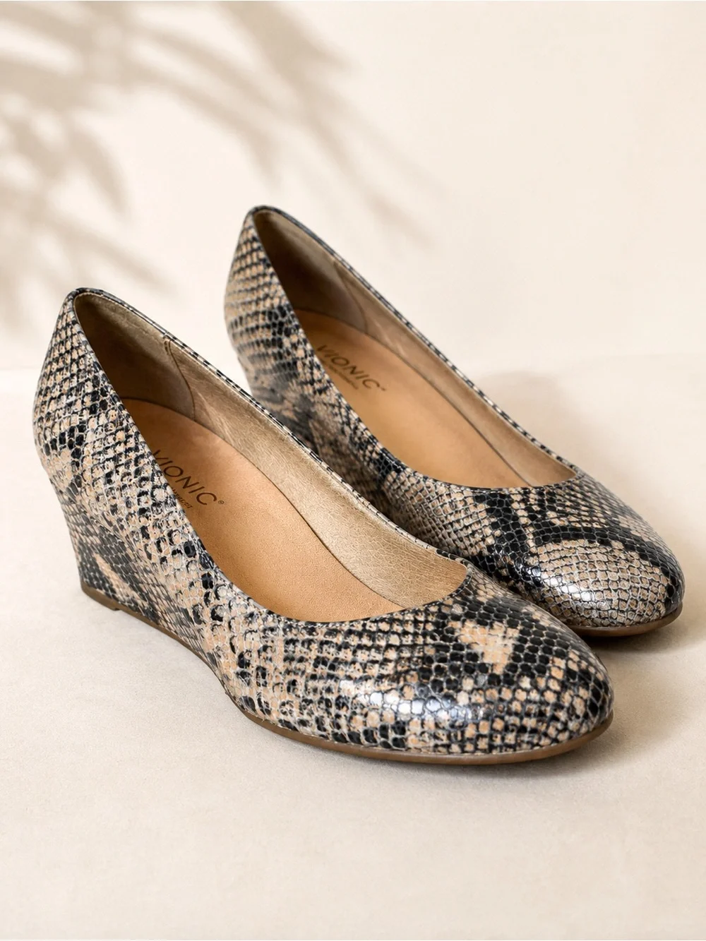 Vionic Antonia Snake Print Wedge Pumps Women’s Size 10 Orthotic Comfort
